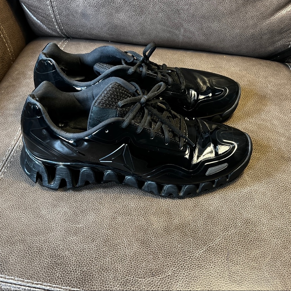 Men’s Zigtech Reebok Black Tennis size 11.5